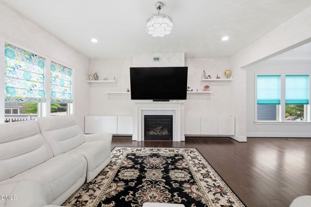 220 Leyton Lane, Cary, NC 27519