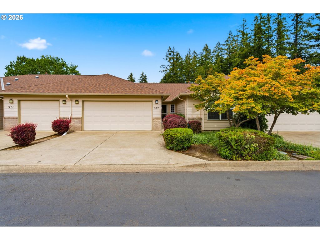 Image 1 of property listing at 383 Ne FIRCREST Pl, Mc Minnville, OR 97128