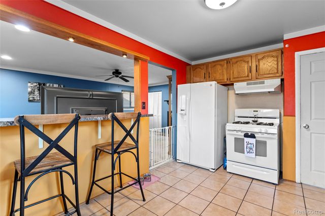 19510 Stafford Street, Clinton Charter Township, MI 48035