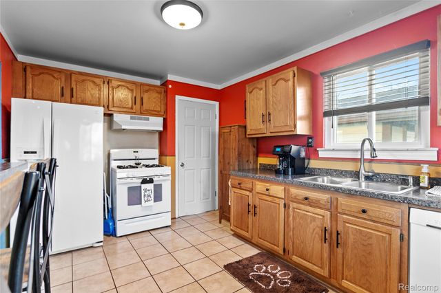 19510 Stafford Street, Clinton Charter Township, MI 48035