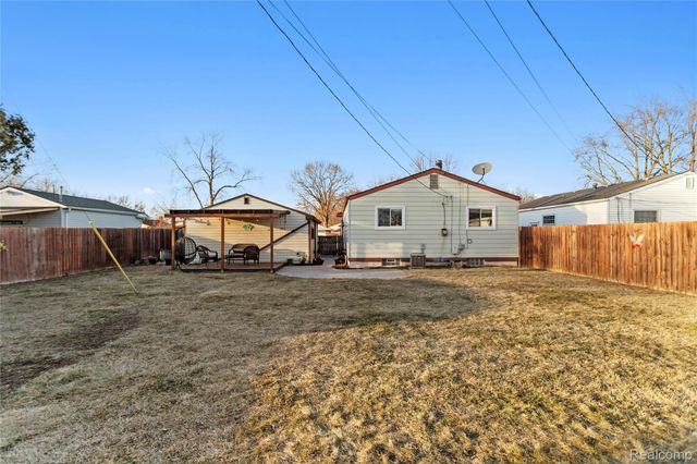 19510 Stafford Street, Clinton Charter Township, MI 48035