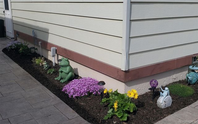 19510 Stafford Street, Clinton Charter Township, MI 48035