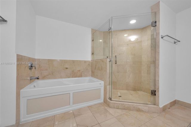 1800 N Bayshore Dr 1901, Miami, FL 33132