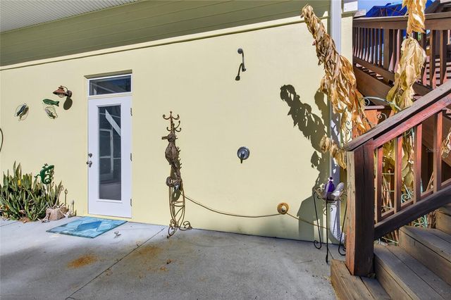 615 ART CENTER AVENUE, New Smyrna Beach, FL 32168