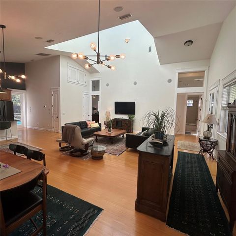 615 ART CENTER AVENUE, New Smyrna Beach, FL 32168