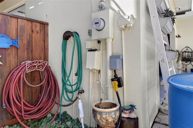 615 ART CENTER AVENUE, New Smyrna Beach, FL 32168