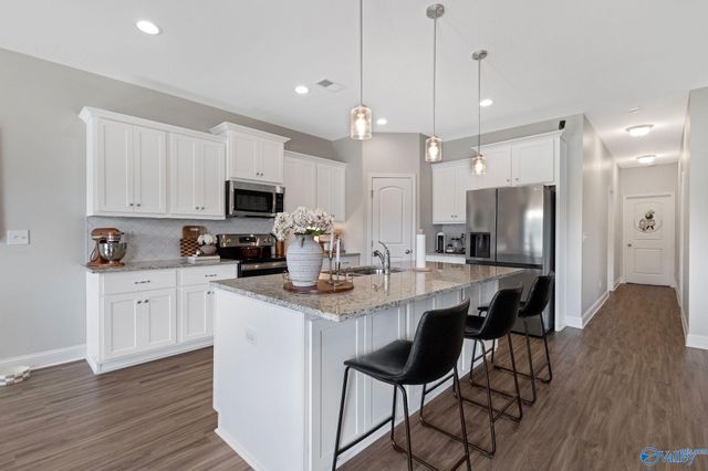 601 SE Ronnie Drive, Hartselle, AL 35640