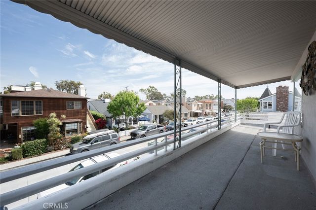 327 Onyx, Newport Beach, CA 92662