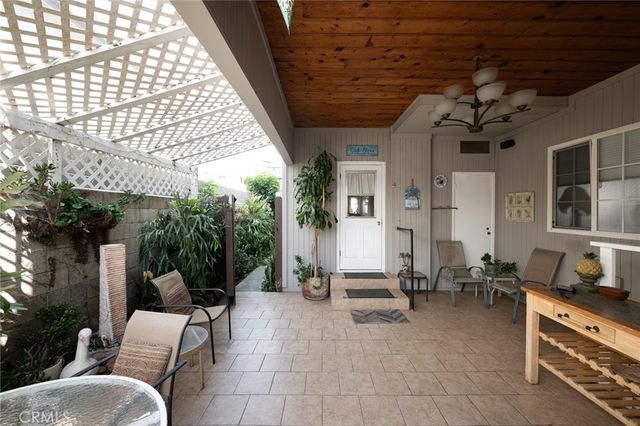 327 Onyx, Newport Beach, CA 92662