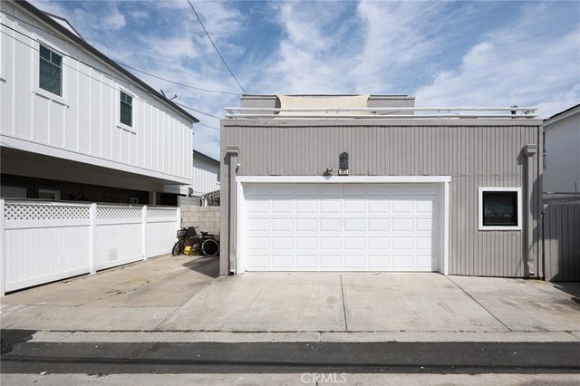 327 Onyx, Newport Beach, CA 92662