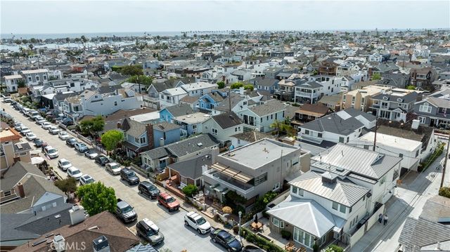 327 Onyx, Newport Beach, CA 92662