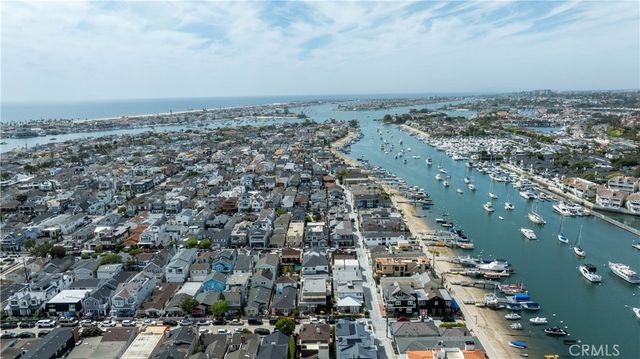 327 Onyx, Newport Beach, CA 92662