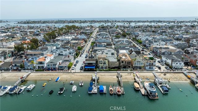 327 Onyx, Newport Beach, CA 92662