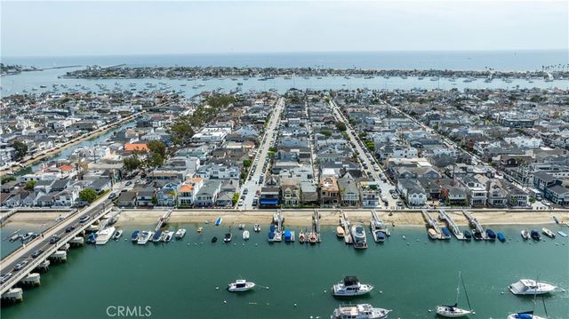 327 Onyx, Newport Beach, CA 92662