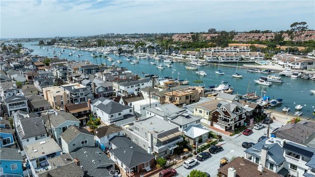 327 Onyx, Newport Beach, CA 92662