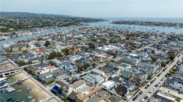 327 Onyx, Newport Beach, CA 92662