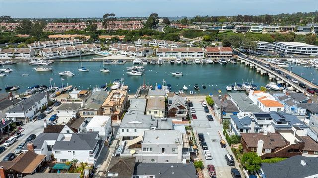 327 Onyx, Newport Beach, CA 92662