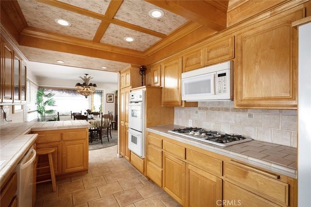 327 Onyx, Newport Beach, CA 92662