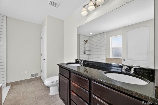 59684 Twin Pines Drive, New Hudson, MI 48165