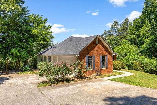45 The Trail SE, Lindale, GA 30147