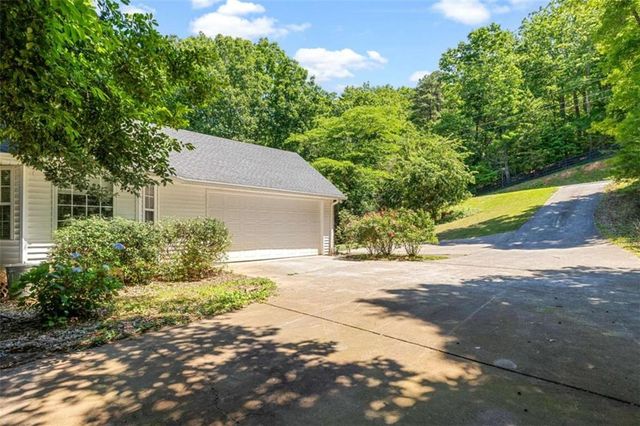 45 The Trail SE, Lindale, GA 30147