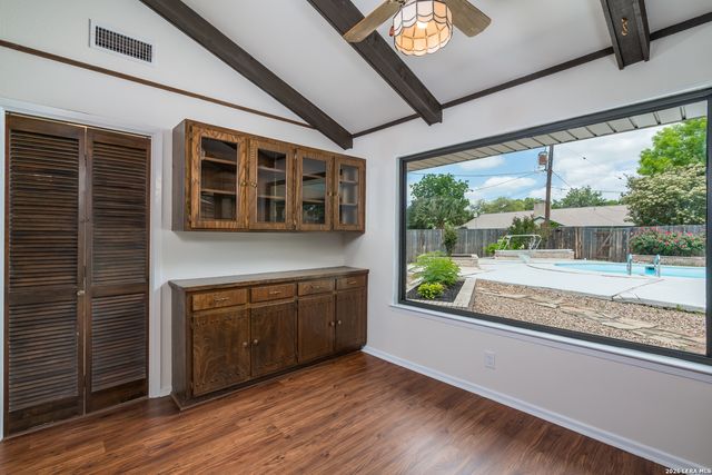 609 Moorside, Windcrest, TX 78239