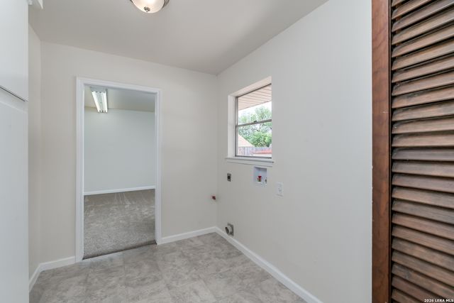 609 Moorside, Windcrest, TX 78239