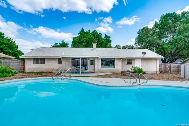 609 Moorside, Windcrest, TX 78239