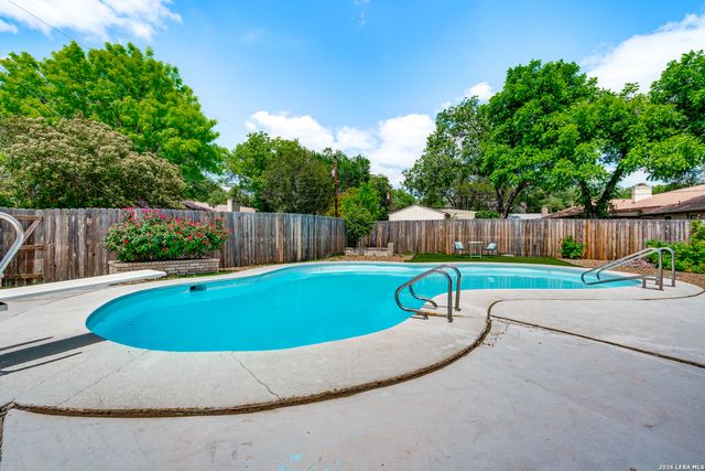 609 Moorside, Windcrest, TX 78239