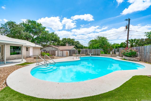 609 Moorside, Windcrest, TX 78239