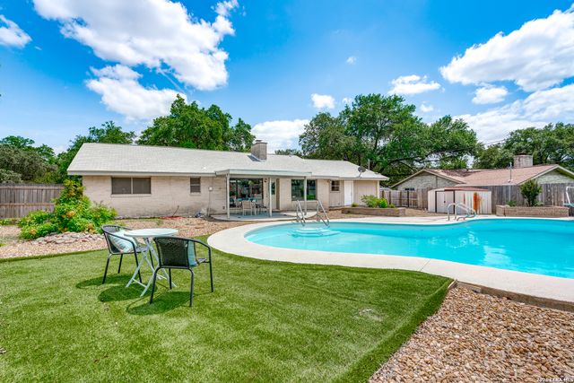 609 Moorside, Windcrest, TX 78239