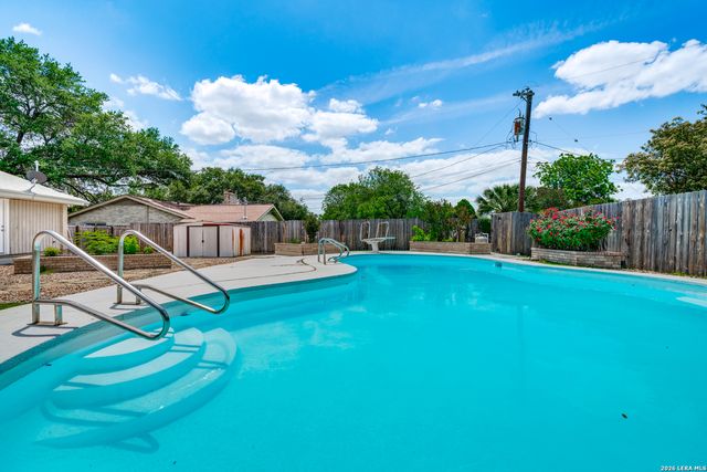 609 Moorside, Windcrest, TX 78239