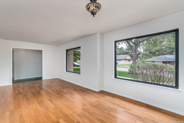 609 Moorside, Windcrest, TX 78239