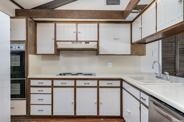 609 Moorside, Windcrest, TX 78239