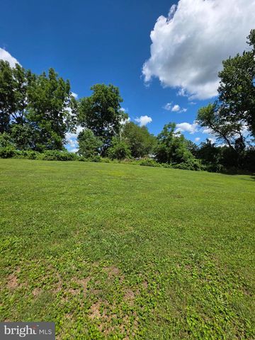 BLENHEIM RD, Phoenix, MD 21131