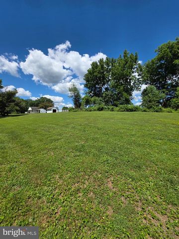 BLENHEIM RD, Phoenix, MD 21131