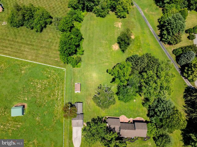 BLENHEIM RD, Phoenix, MD 21131