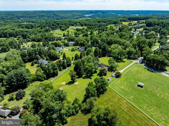 BLENHEIM RD, Phoenix, MD 21131