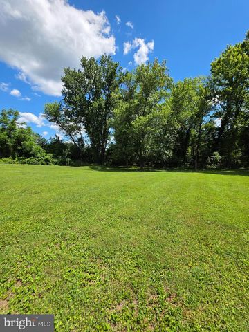 BLENHEIM RD, Phoenix, MD 21131