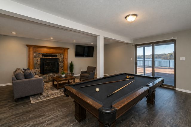 12407 Oak Lodge Lane NE, Rochester, MN 55906