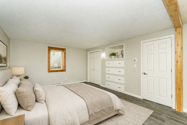 12407 Oak Lodge Lane NE, Rochester, MN 55906