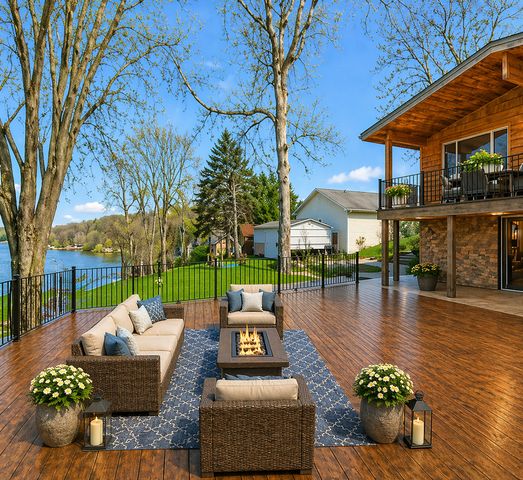 12407 Oak Lodge Lane NE, Rochester, MN 55906