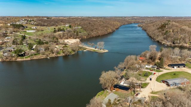 12407 Oak Lodge Lane NE, Rochester, MN 55906