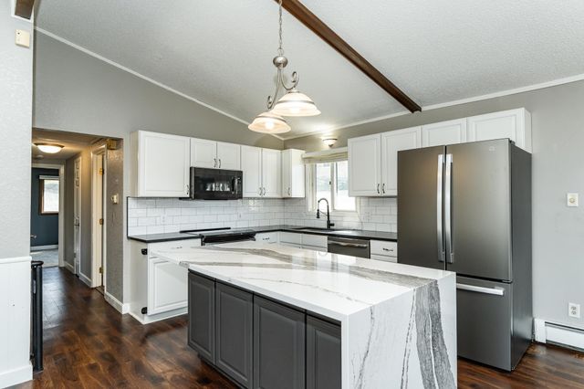 12407 Oak Lodge Lane NE, Rochester, MN 55906