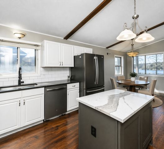 12407 Oak Lodge Lane NE, Rochester, MN 55906