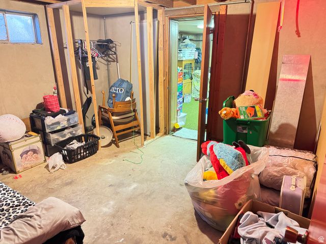 1127 E 1050 S, Clearfield, UT 84015