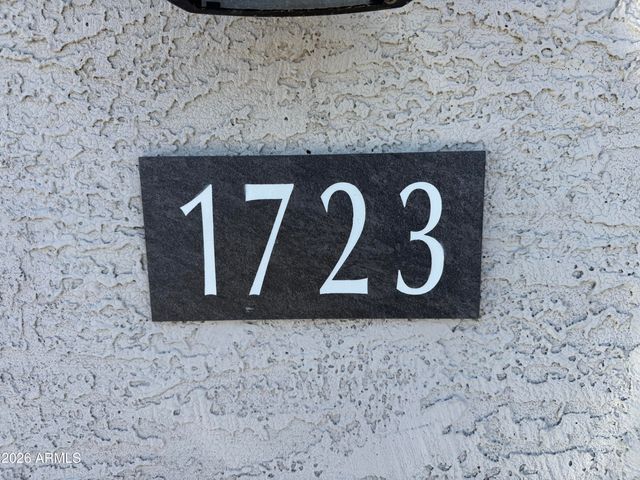 1723 W Sombra Avenue, Apache Junction, AZ 85120