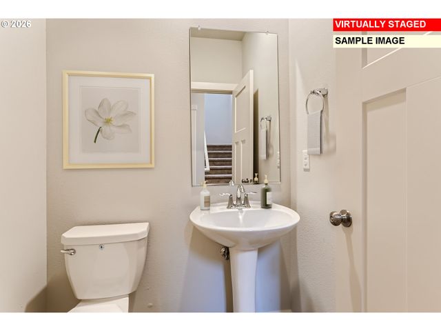 1068 LEGACY St, Eugene, OR 97402