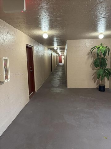 7175 Orange Drive 203H, Davie, FL 33314