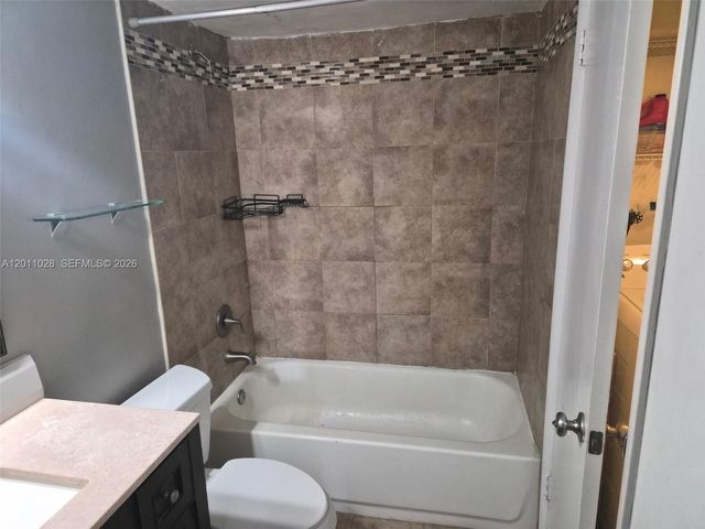 7175 Orange Drive 203H, Davie, FL 33314